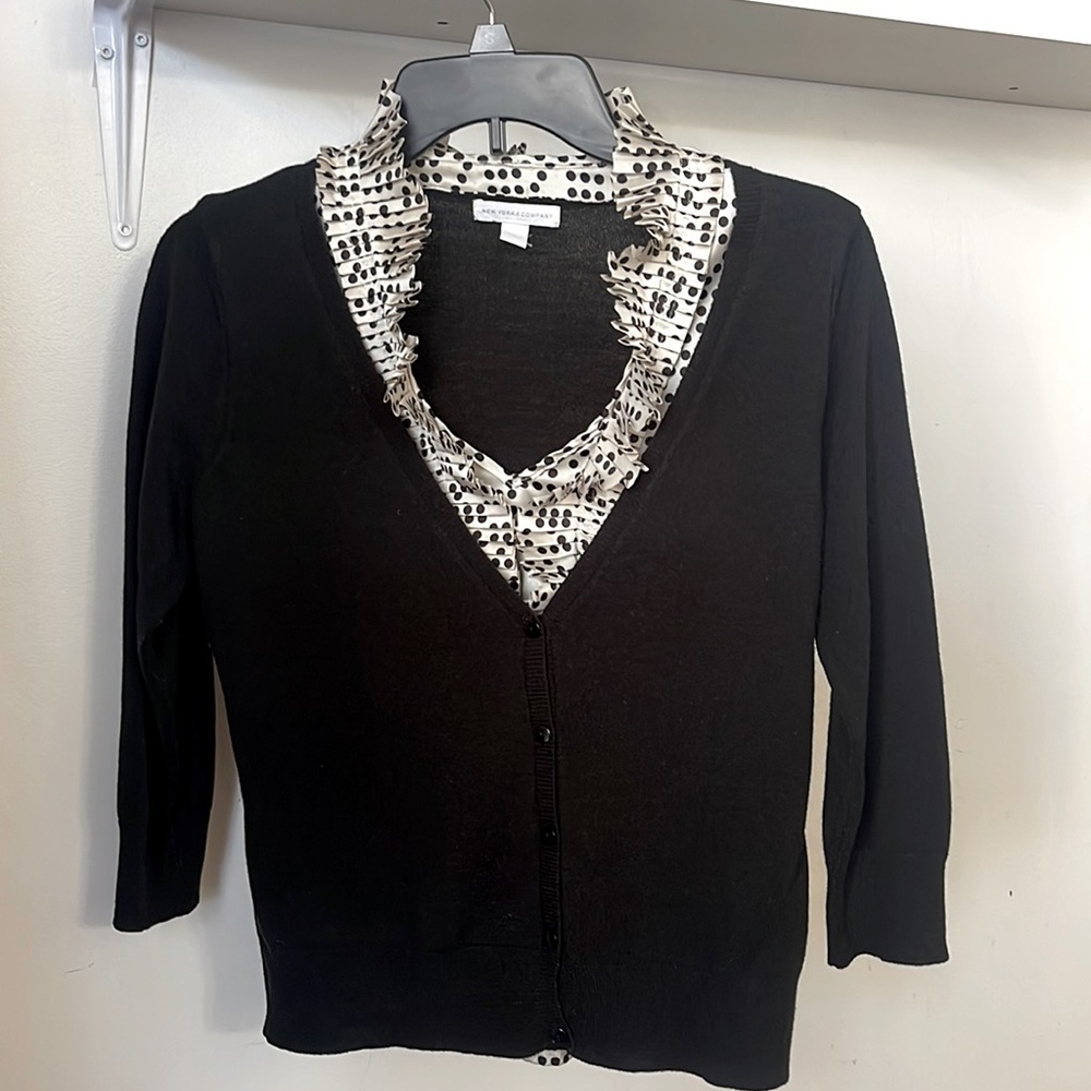 New York & Company Sweater Size Small